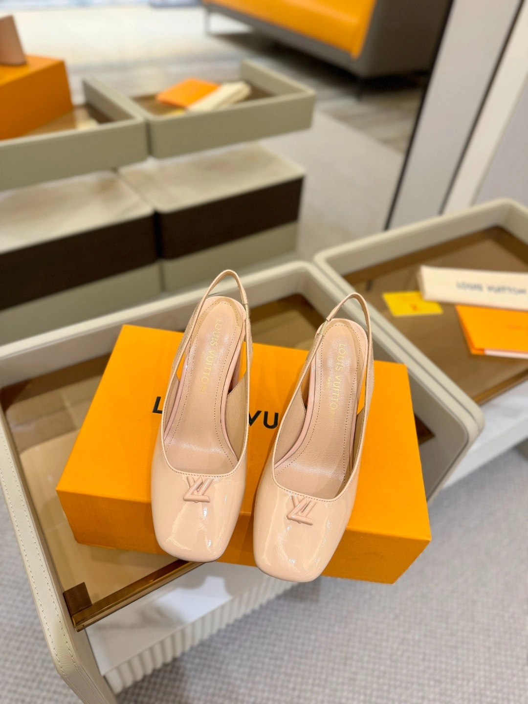 COCO-- 8V 1AGUJP Calfskin goatskin Heel height：8.5CM item:E-X158D4123